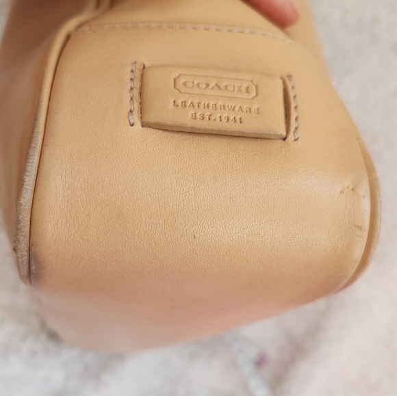 Vintage Coach  Tan Shoulder Bag - Picture 7 of 14